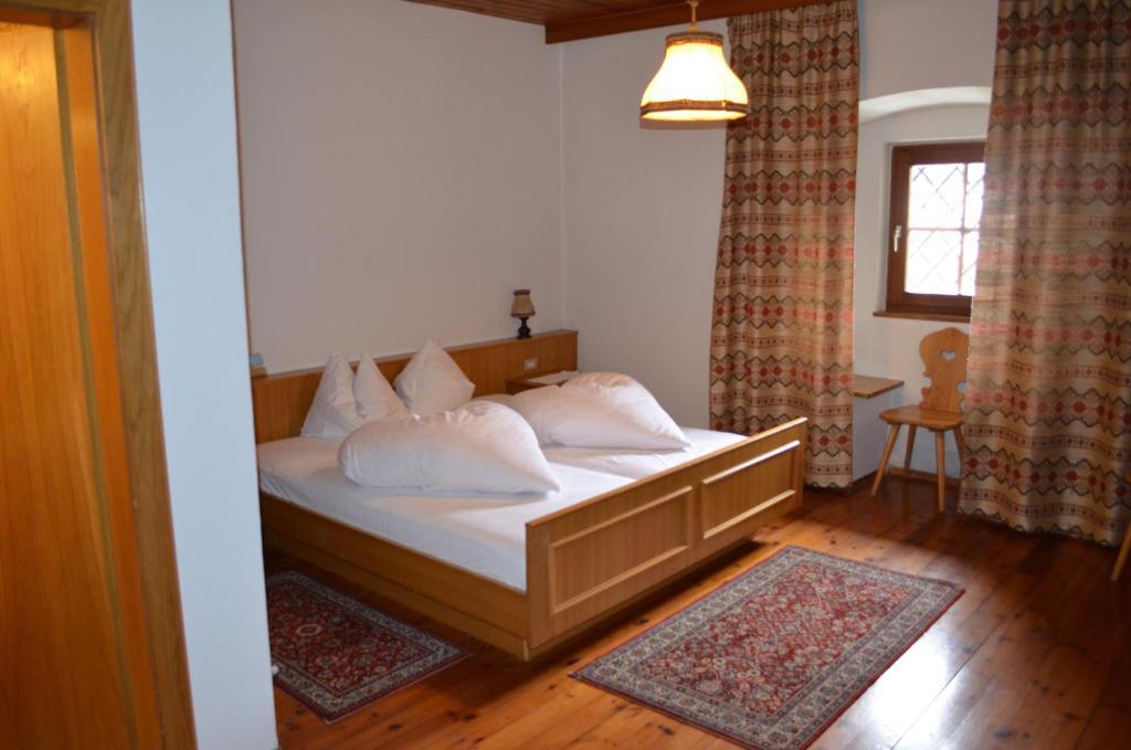 Ansitz Goller Hotel Rasun di Sopra Quarto foto